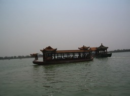 64._Boat_on_Lake_Kunming_2