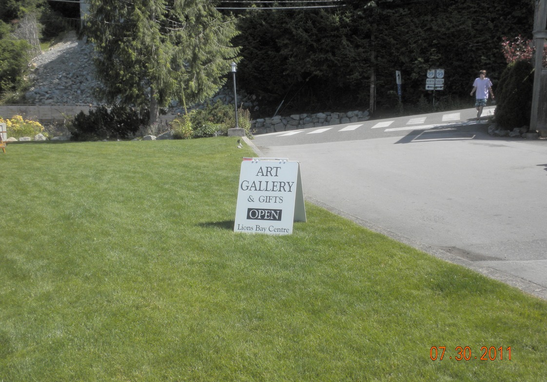 Lyons Bay sign